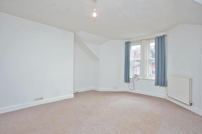 2 Bedroom Flat For Sale In Millfield, Folkestone, CT20