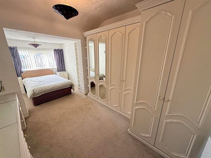 3 Bedroom End Of Terrace House For Sale In Stamford Grove, Stalybridge, SK15