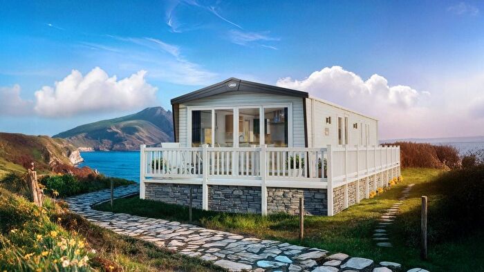 2 Bedroom Park Home For Sale In Stixwould Road, Woodhall Spa Lincolnshire, LN10