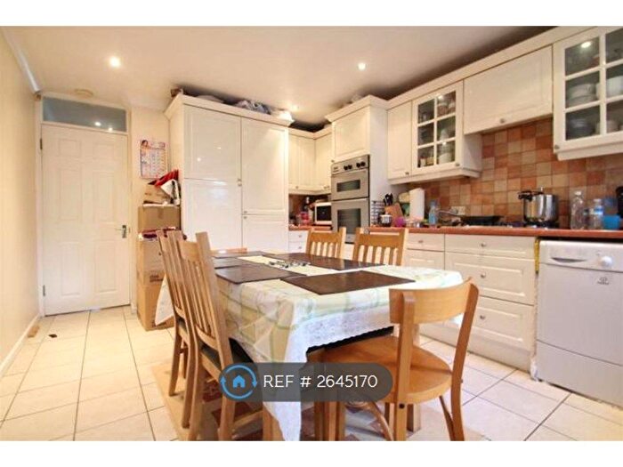 2 Bedroom Terraced House To Rent In St Clairs Road, Croydon, CR0