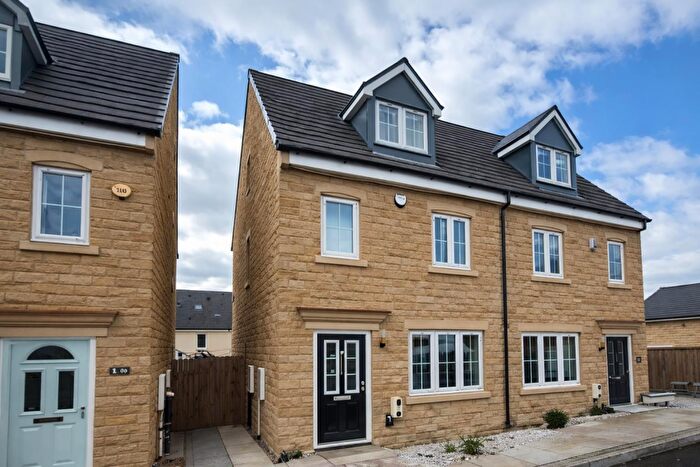 3 Bedroom Semi Detached House For Sale In Stansfield Close, Apperley Bridge, Bradford, BD10