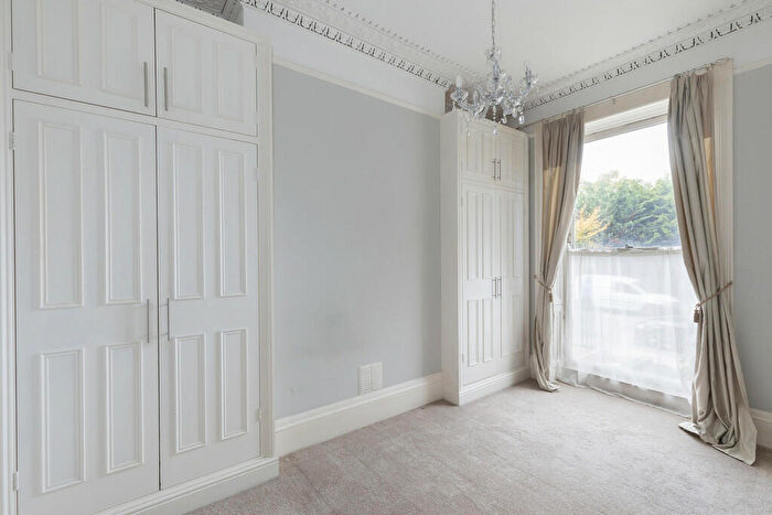 2 Bedroom Apartment To Rent In Montpellier Terrace, Cheltenham, GL50