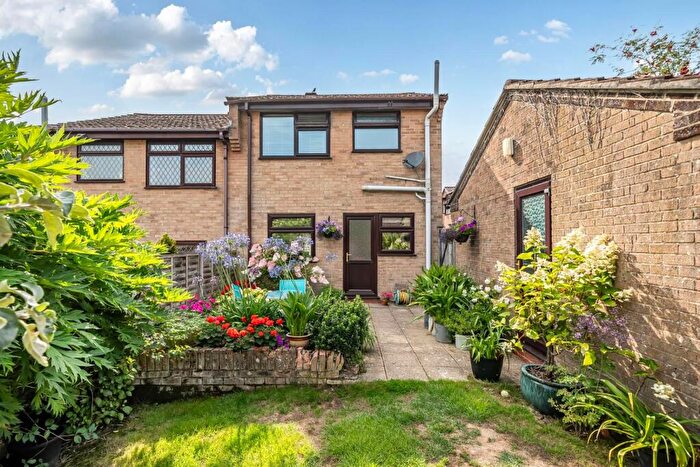 3 Bedroom Semi-Detached House For Sale In Lovage Way, Waterlooville, PO8