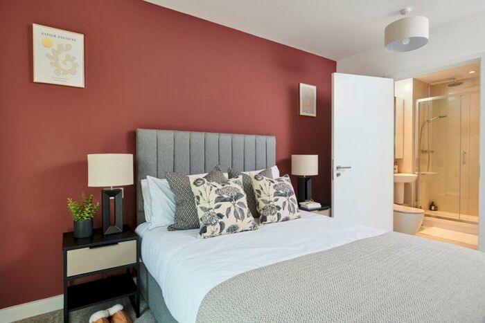 2 Bedroom Apartment To Rent In Station View Guildford, GU1