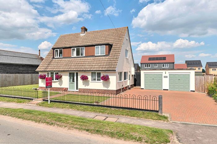 3 Bedroom Detached House For Sale In Royston Road, Litlington, SG8