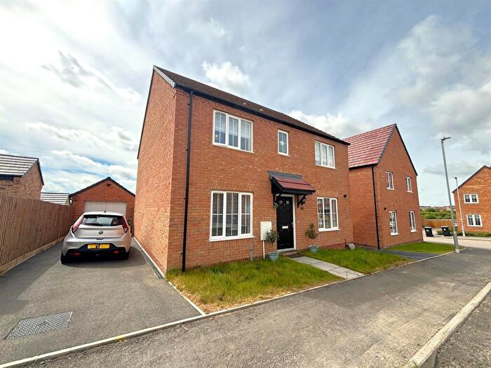 4 Bedroom Detached House To Rent In Mistletoe Gardens, Corby, NN17
