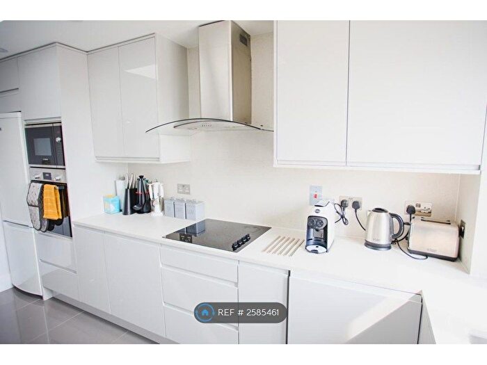 2 Bedroom Flat To Rent In Sloane Avenue, London, SW3