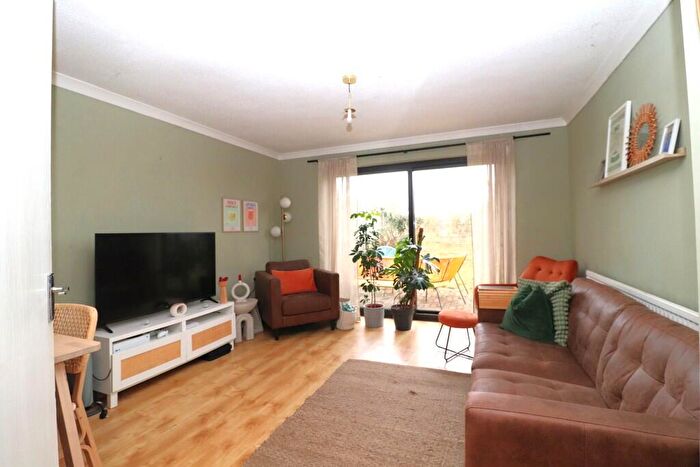 2 Bedroom Apartment To Rent In Hedge End, Southampton, SO30