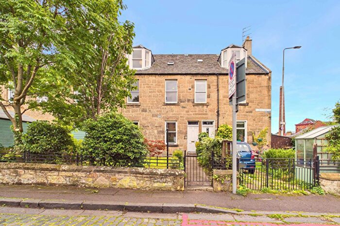 3 Bedroom Flat For Sale In Myrtle Terrace, Shandon, Edinburgh, EH11