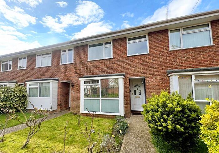 3 Bedroom Terraced House To Rent In Woking, Surrey, GU21