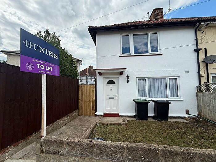 3 Bedroom Semi-Detached House To Rent In Ingoldsby Road, Gravesend, DA12
