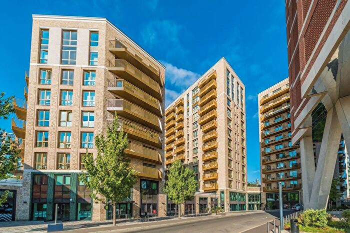 1 Bedroom Flat For Sale In Capital Interchange Way, Brentford, TW8