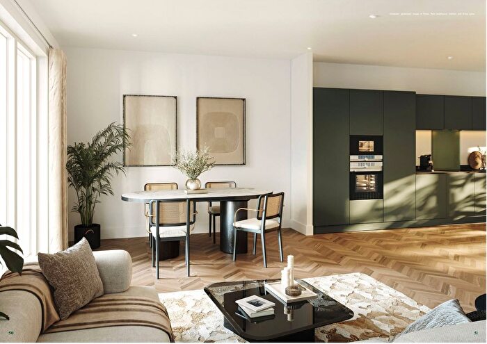 3 Bedroom Detached House For Sale In Prospect Vale, Woolwich Arsenal, London, SE2
