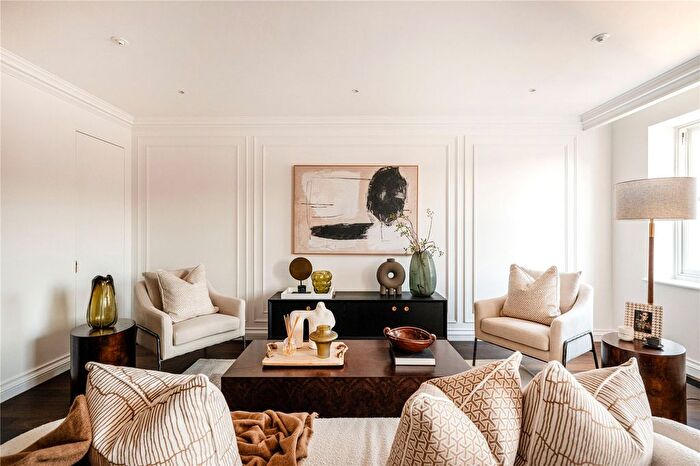 1 Bedroom Flat To Rent In Charles Street, Mayfair, London, W1J