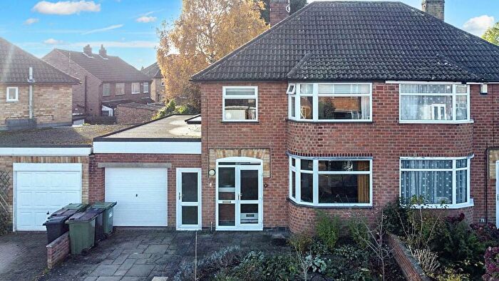 3 Bedroom Semi-Detached House For Sale In Duffield Avenue, Wigston, LE18