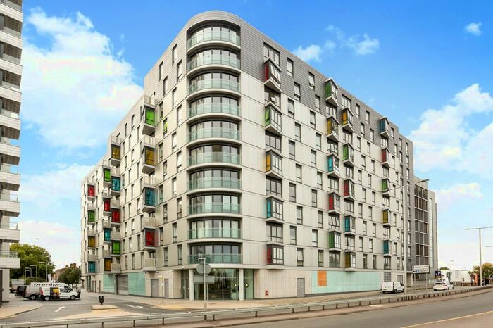 2 Bedroom Flat To Rent In Hermitage, Chatham Street, Reading, RG1