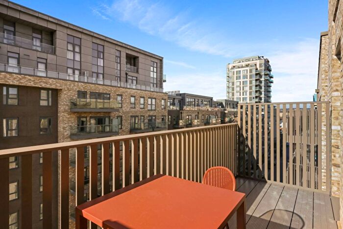 2 Bedroom Flat To Rent In The Draper, Colindale, London, NW9