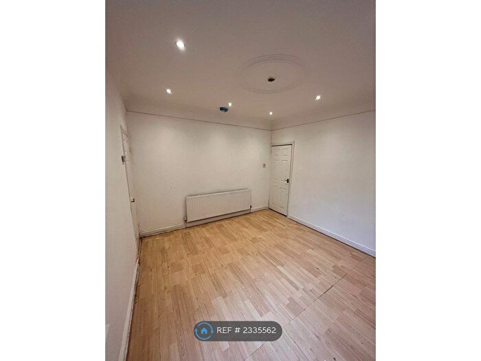 3 Bedroom Terraced House To Rent In Harrow Road, Leicester, LE3