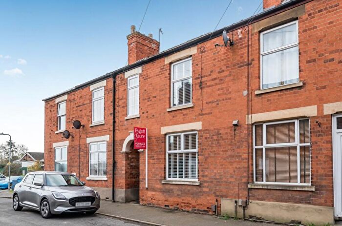 2 Bedroom Terraced House For Sale In Tyndal Road, NG31