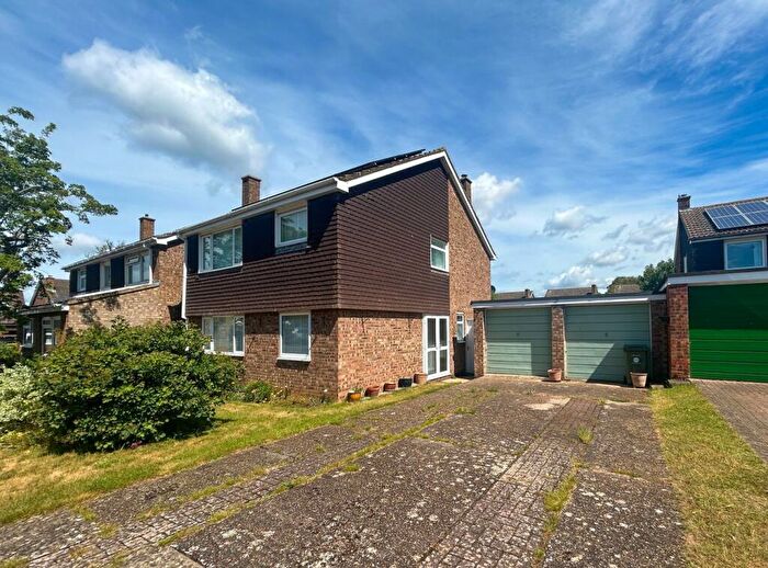 4 Bedroom Detached House For Sale In Birch Close, Broom, Biggleswade, SG18