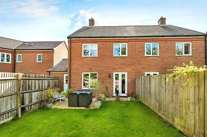 4 Bedroom Semi-Detached House For Sale In Baileys Way, Hambrook, Chichester, PO18