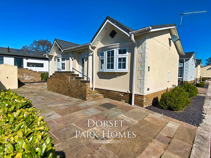 1 Bedroom Park Home For Sale In Jasmine Court, Organford Manor Country Park, Organford, Poole, Dorset, BH16