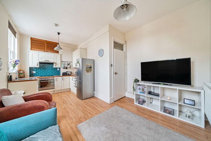 1 Bedroom Property To Rent In Cologne Road, London, SW11