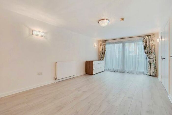4 Bedroom Flat To Rent In Teal Street, Greenwich Millennium Village, London, SE10