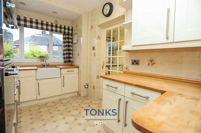 3 Bedroom Detached House For Sale In Hiplands Road, Halesowen, B62