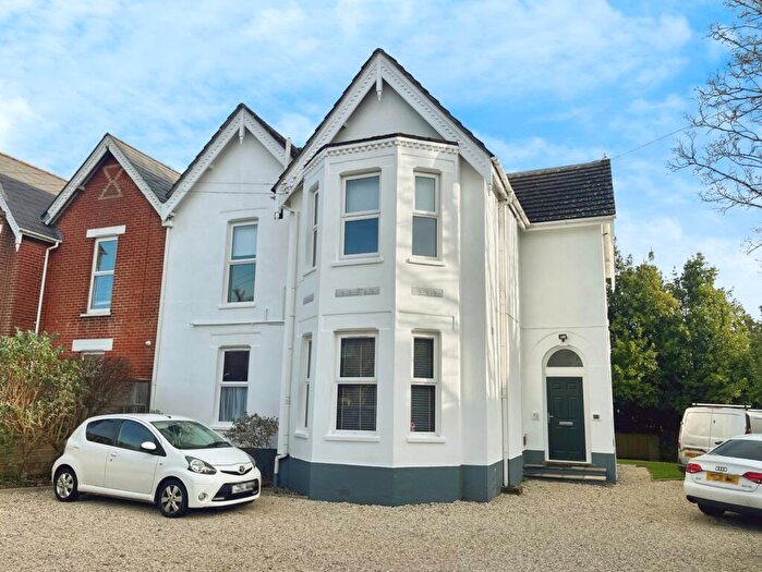 2 Bedroom Apartment For Sale In Charmouth Grove, Poole, Dorset, BH14