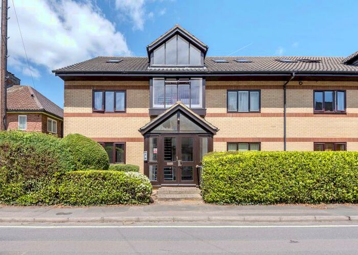 1 Bedroom Flat To Rent In Priory Road, Bicester, OX26