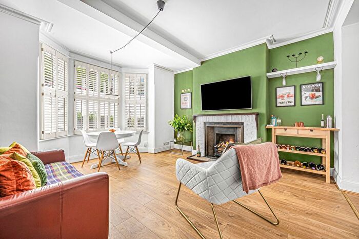 2 Bedroom Flat For Sale In Denning Road, Hampstead Village, NW3