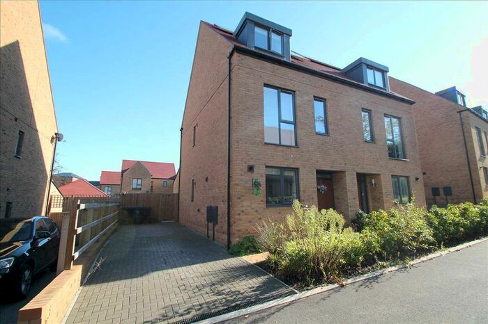 3 Bedroom Semi-Detached House To Rent In Philand Lane, Coulsdon, CR5