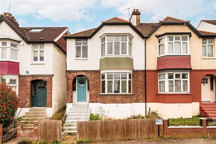 3 Bedroom Semi Detached House For Sale In Ermine Road, Ladywell, SE13