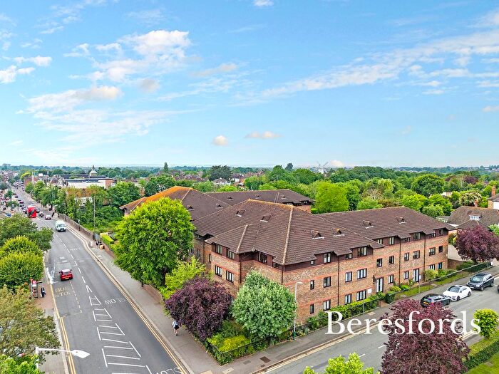 2 Bedroom Flat For Sale In Huskards, Waldegrave Gardens, RM14