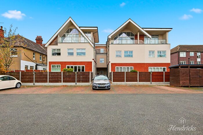 2 Bedroom Flat For Sale In St. Hildas Mews, Westcliff-On-Sea, SS0