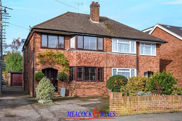 4 Bedroom Semi Detached House For Sale In Hunter Avenue, Shenfield, CM15