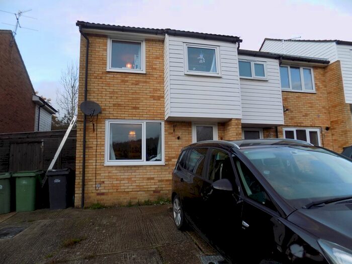 3 Bedroom Semi-Detached House To Rent In Paxhill Close, St. Leonards-On-Sea, TN38