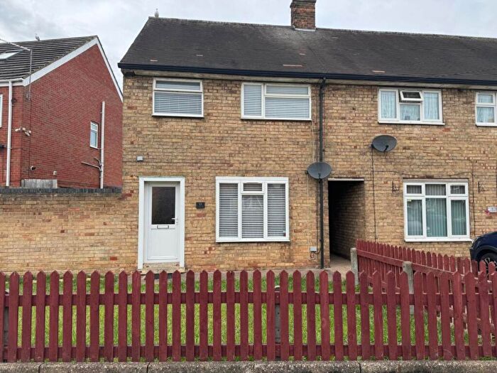 3 Bedroom Semi-Detached House To Rent In Douglas Road, Hull, HU8