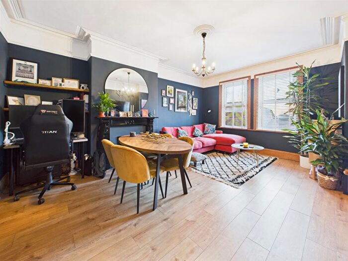 1 Bedroom Flat For Sale In Denmark Road, Gloucester, GL1