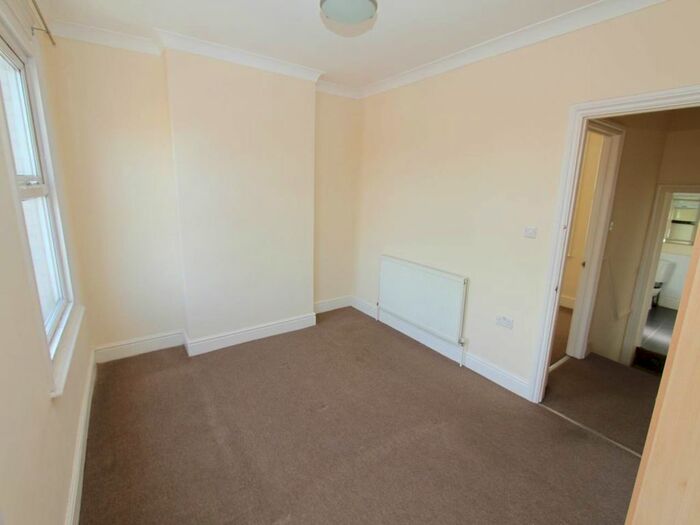 3 Bedroom Property To Rent In Burnt Oak Broadway, Burnt Oak, Edgware, HA8
