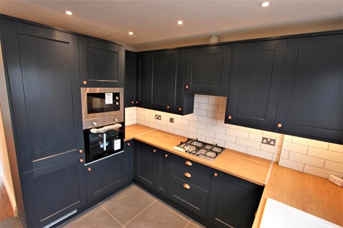 2 Bedroom Flat To Rent In Eastern Road, Wood Green, N22
