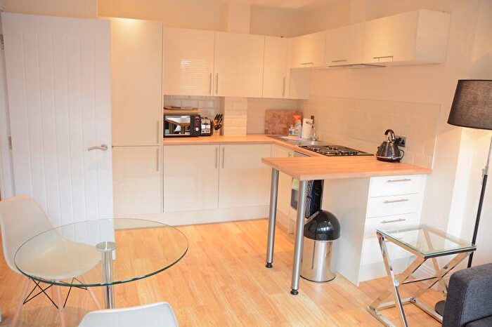 1 Bedroom Apartment To Rent In Garsington Road, Oxford, OX4