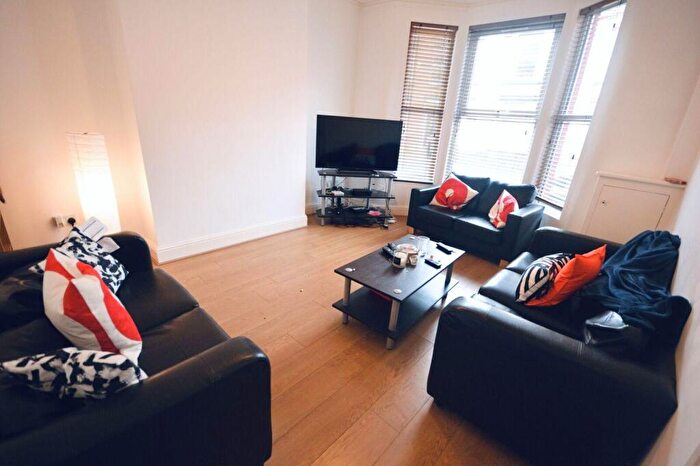5 Bedroom House To Rent In Langdale Road, Liverpool, L15