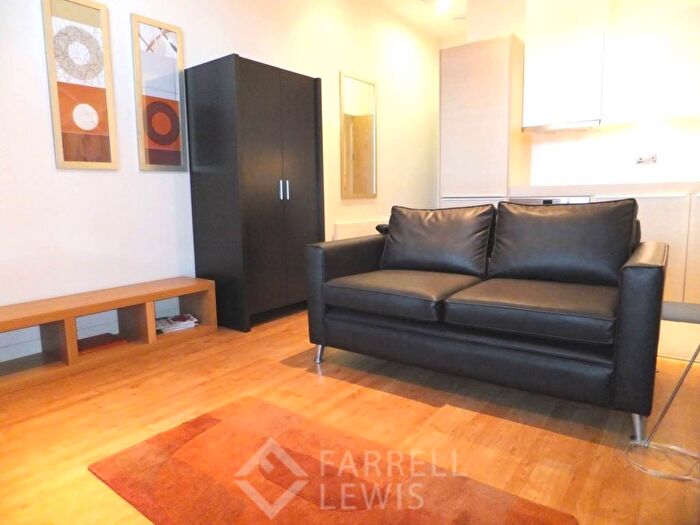 Studio To Rent In Bromyard Avenue, Acton, W3