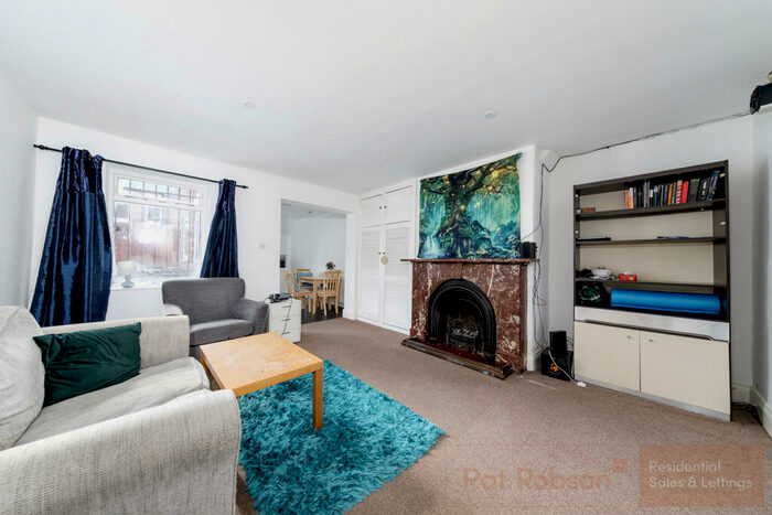 1 Bedroom Apartment To Rent In Hazelwood Avenue, Jesmond, Newcastle Upon Tyne, NE2