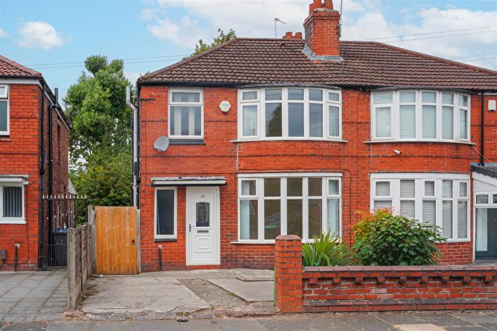 3 Bedroom Semi-Detached House For Sale In Fairholme Road, Withington, M20