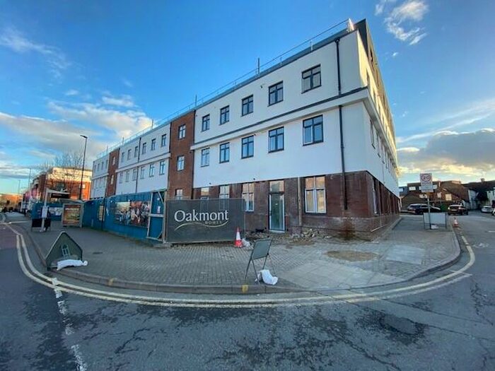 2 Bedroom Apartment To Rent In Cambridge Place, Aylesbury, HP20