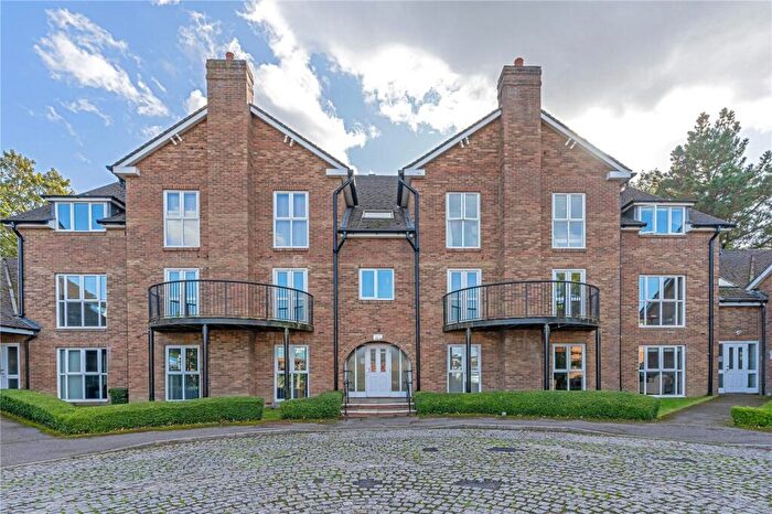2 Bedroom Apartment For Sale In Squirrel Walk, Wokingham, Berkshire, RG41