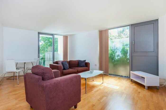 1 Bedroom Flat To Rent In Gillespie Road, London, N5